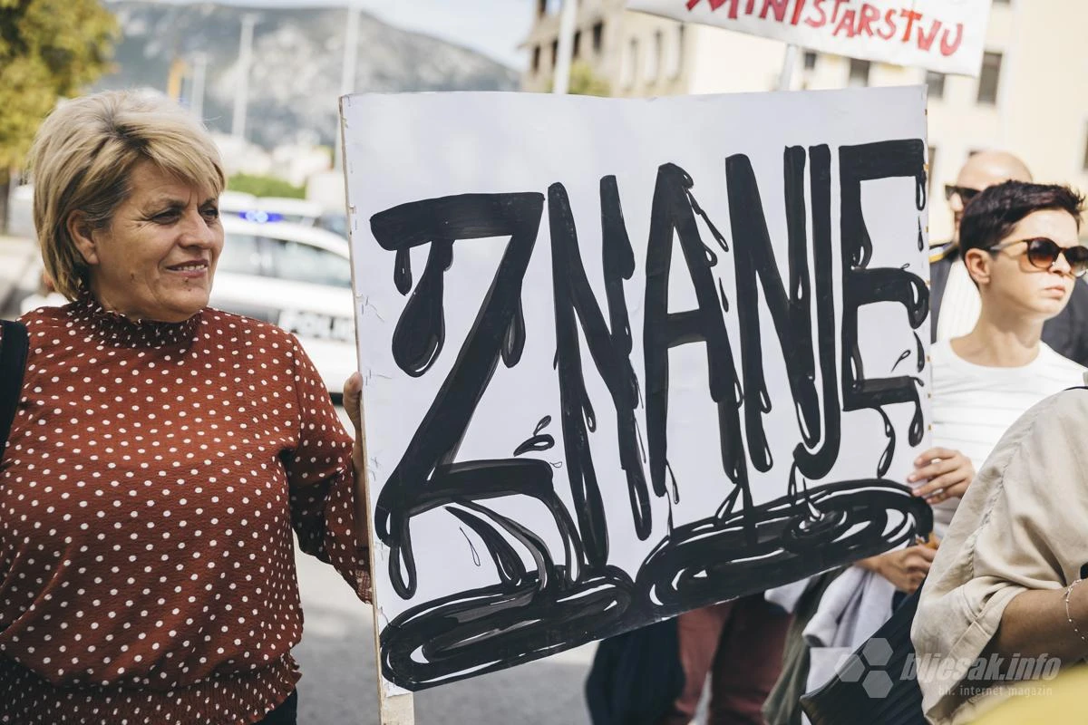 Lica otporna na ogledalo: Godina je prošla puna muka