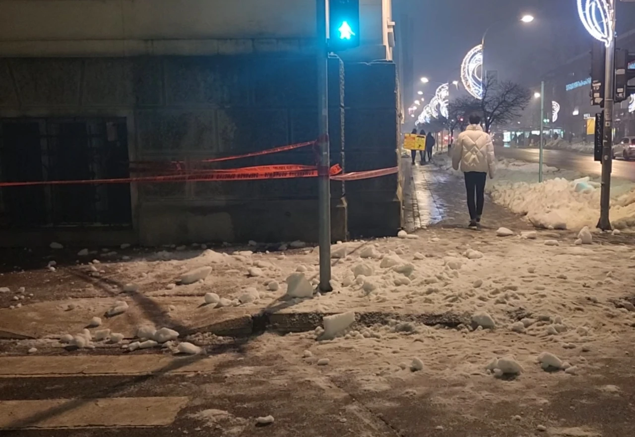 Snijeg s krova zgrade pao na 9-godišnjaka u Banja Luci: U bolnici je
