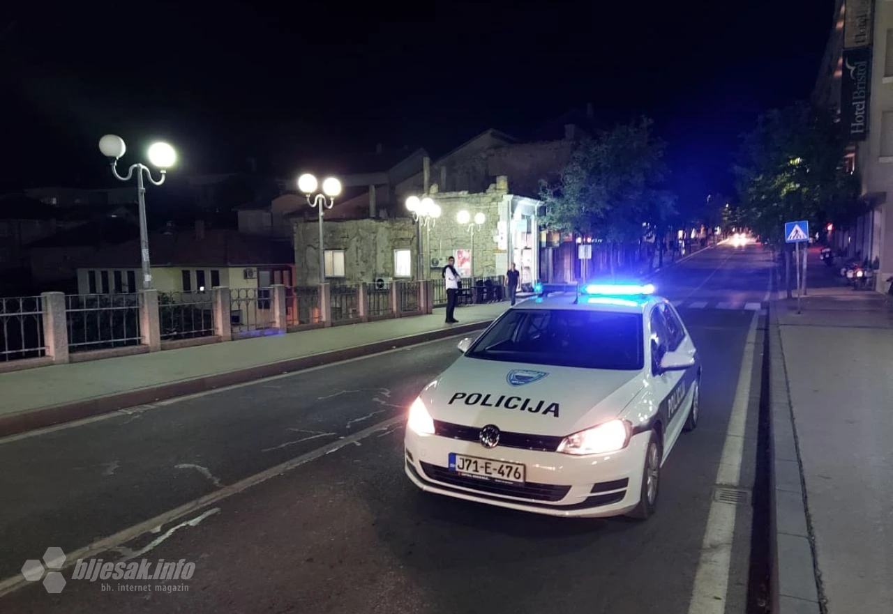 Mostar: Muškarac zatečen na ogradi mosta na Musali
