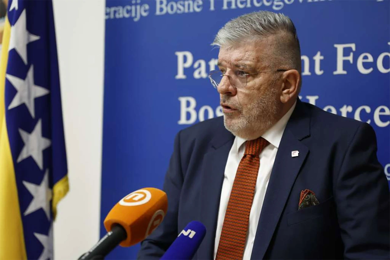 Mioković: Sve dok poslodavac na 1.000 KM plaće radniku državi duguje 782, tu sreće – nema