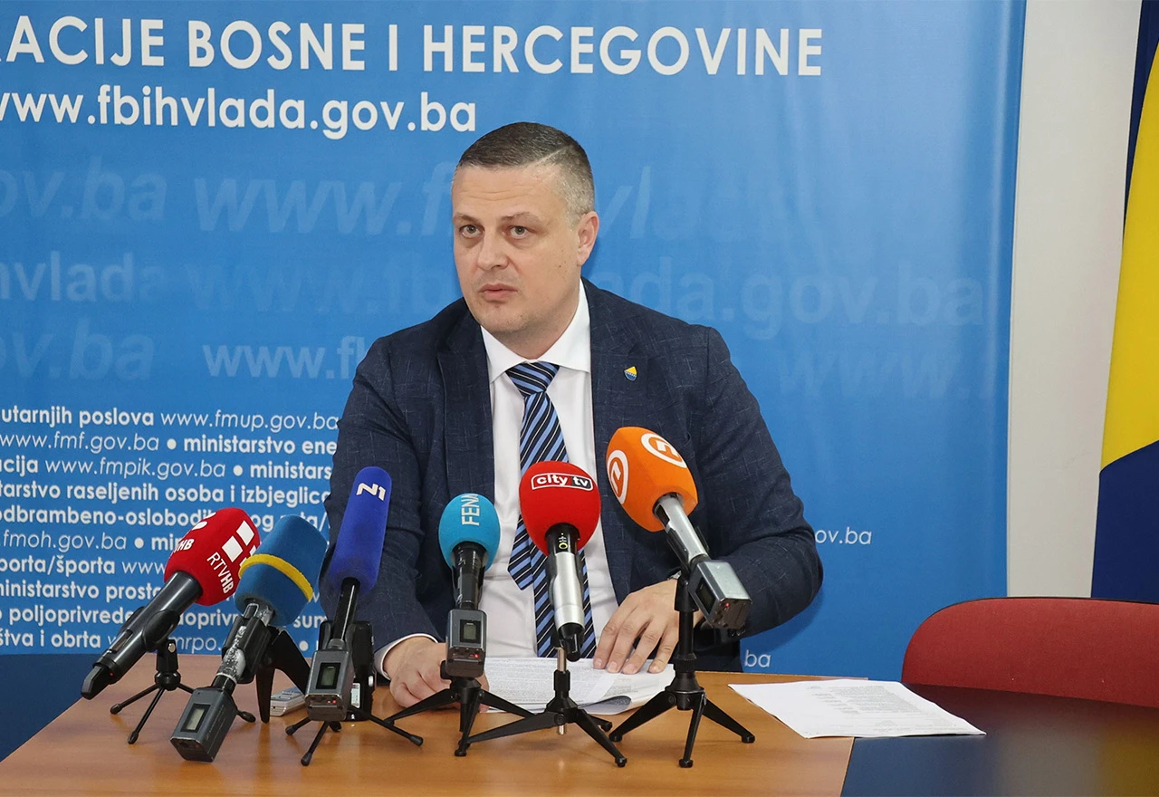 Mijatović o minimalnoj plaći: Nema razloga za strah, ugroženi su jedino “proizvođači koverti”
