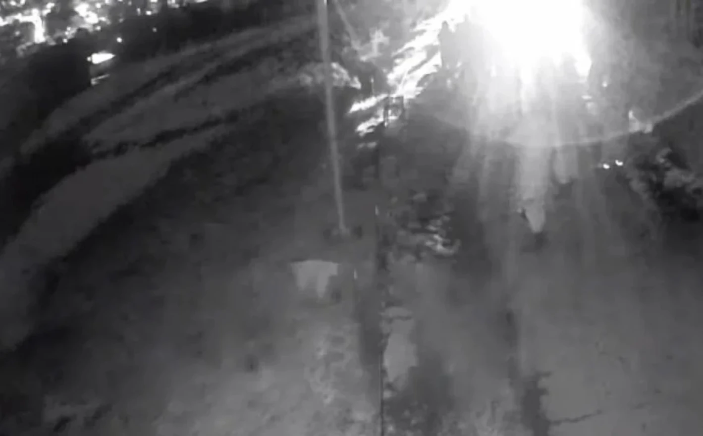 VIDEO: Navijači nasrnuli na 4 mladića zbog obilježavanja Dana Republike Srpske