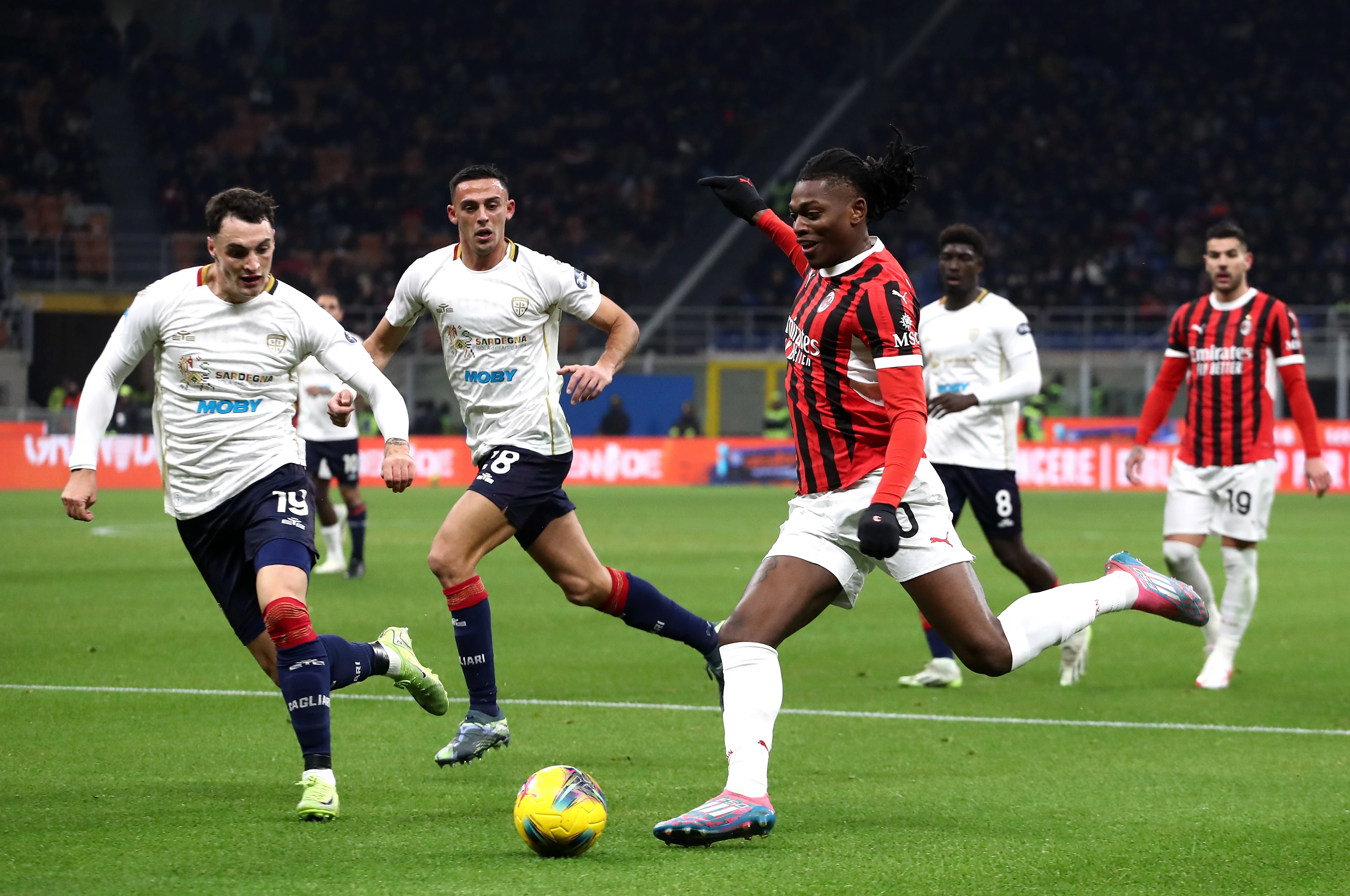VIDEO I Milan uhvatio tek jedan bod protiv Cagliarija na San Siru
