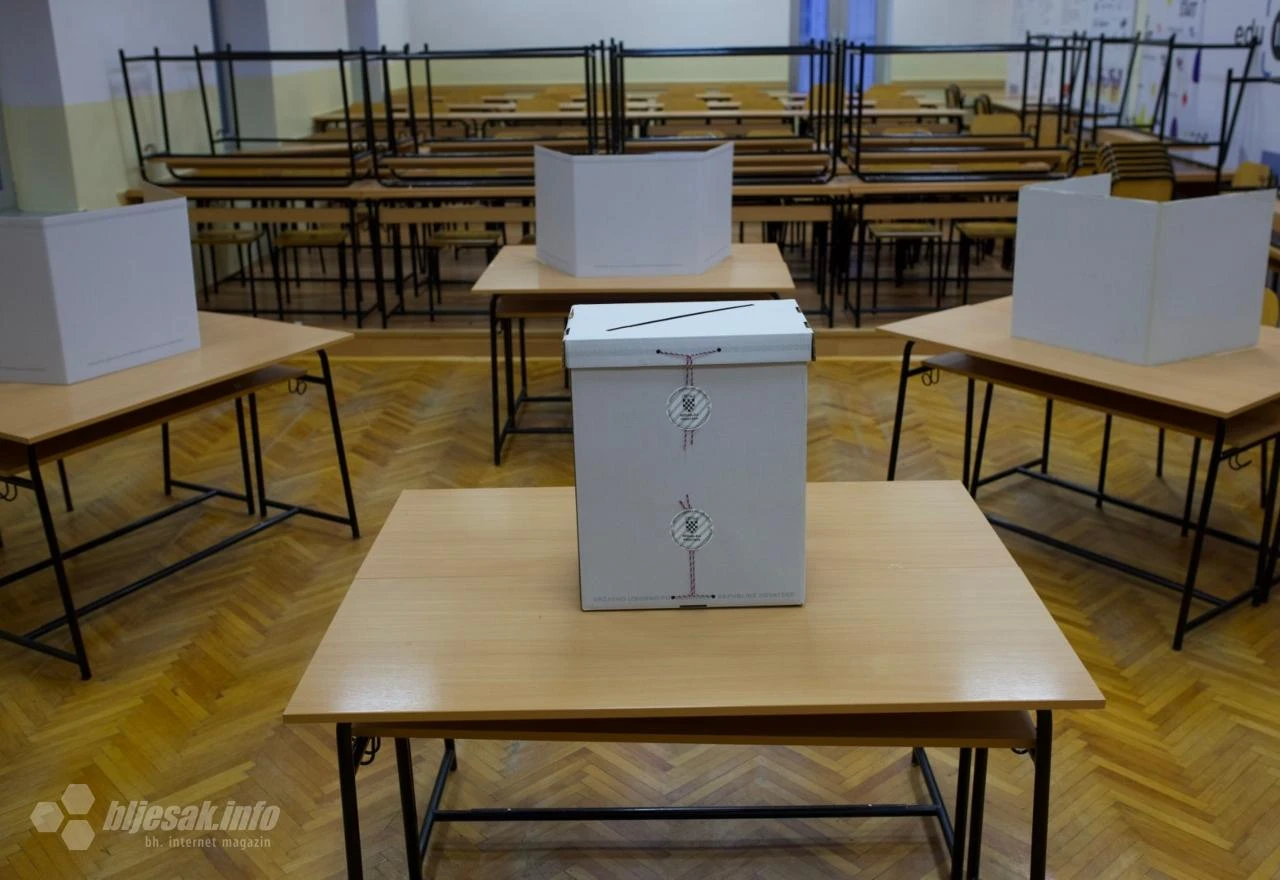 Tišina na izborni dan: Mostarci se uspavali, prazno biralište