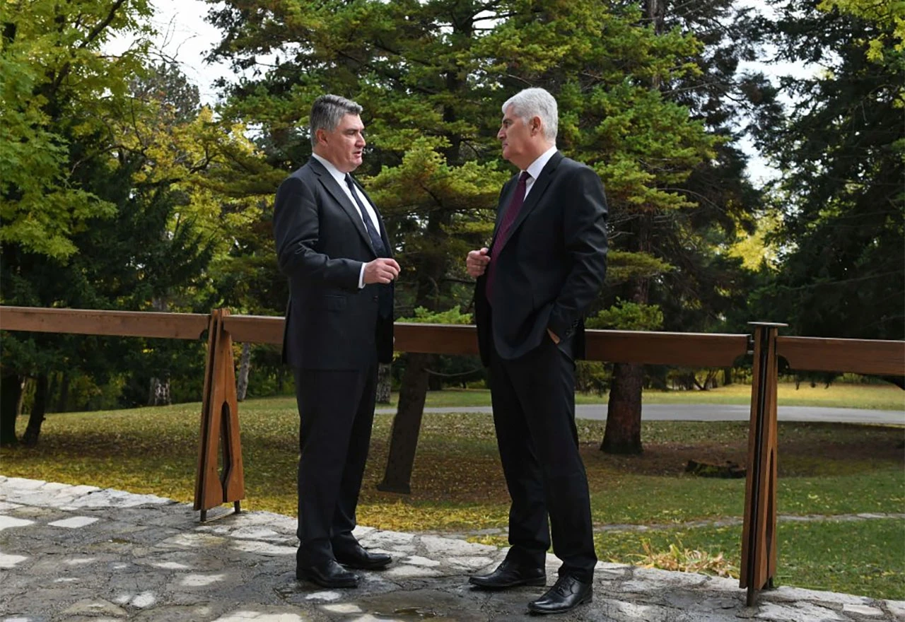 Bosanskohrvatska kvadratura kruga