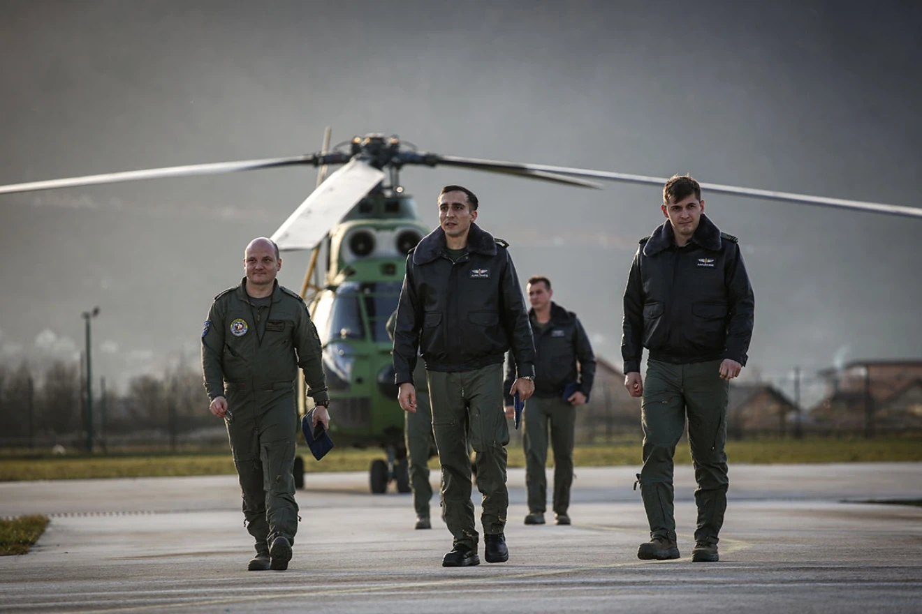 Rumunjska preuzima zapovjedništvo nad EUFOR-om u BiH, stigli i helikopteri IAR-330