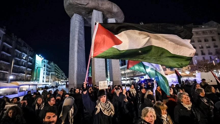 Protesti ispred dvorane u Madridu tijekom gostovanja Maccabija