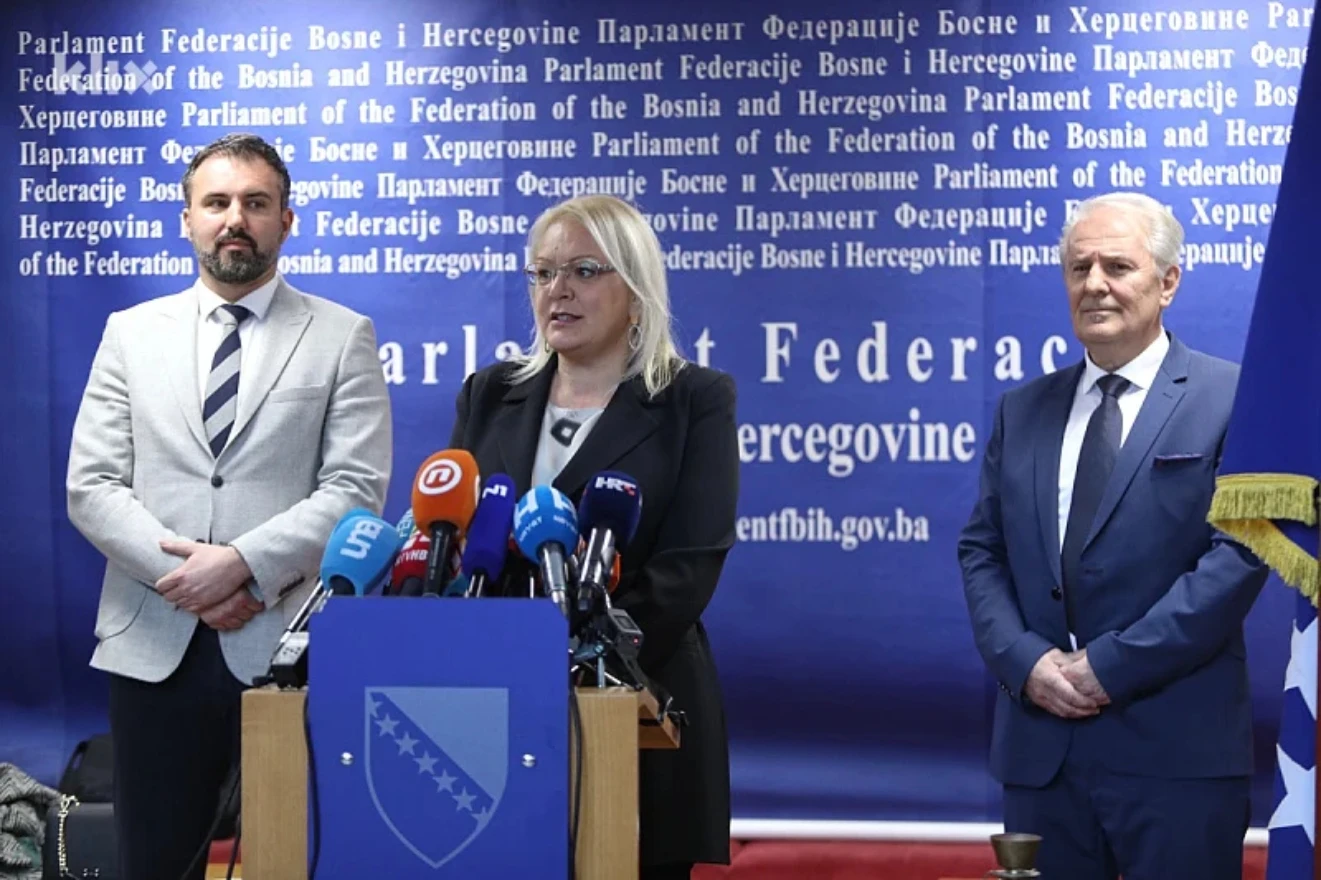 Predsjednik i potpredsjednik FBIH će dobiti nove kabinete, a posebno su zahtjevni po pitanju namještaja