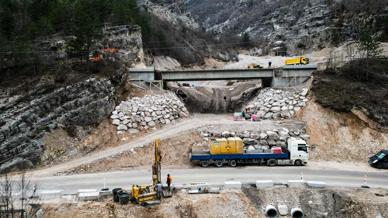 Bljesak u Jablanici: Završni radovi na pruzi, što je s potkopanom cestom? 