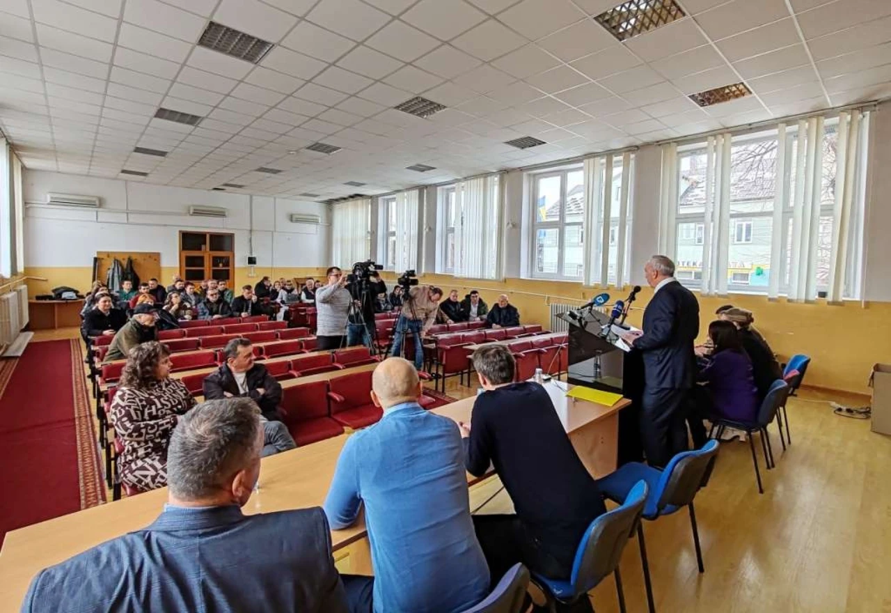 Blokada u bh. općini: Političari se ne mogu dogovoriti, radnici bez plaća