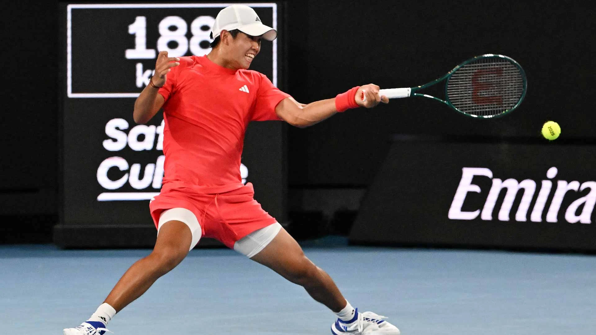 VIDEO I Senzacija na Australian Openu: Mladi Learner Tien eliminirao Medvedeva