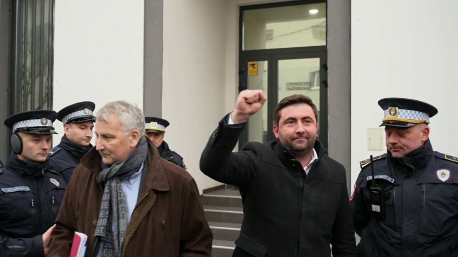 Uhićeni gradonačelnik pušten na slobodu: "Novac želi u svoje džepove, zato je došlo do svega ovoga"