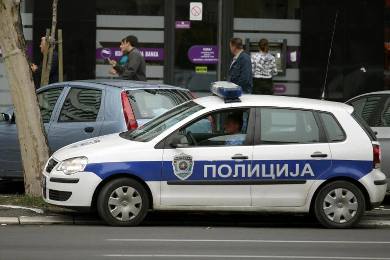 Tijelo dvoje tinejdžera pronađeno u automobilu