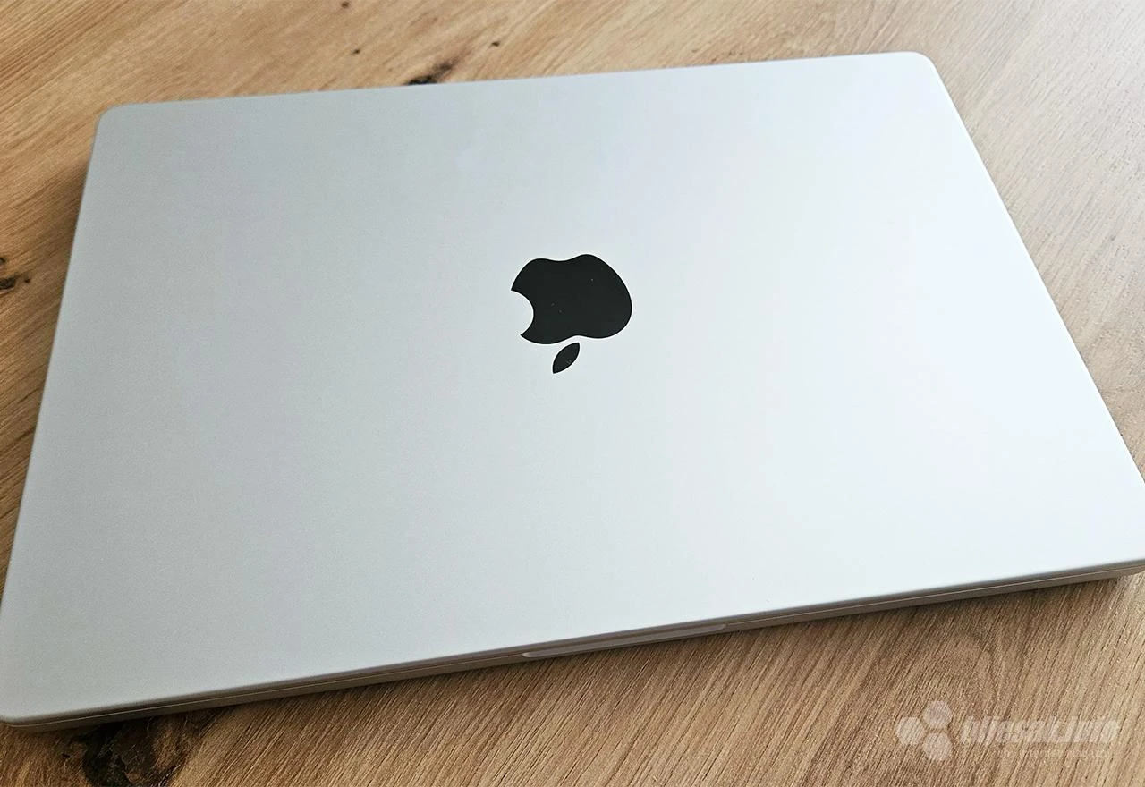 MacBook Air neće još koristiti OLED zaslone