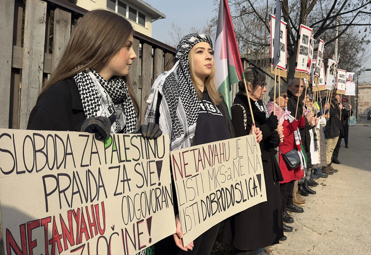 FOTO| Prosvjed u Sarajevu: Netanyahu i odluka Poljske povodom Dana sjećanja na holokaust