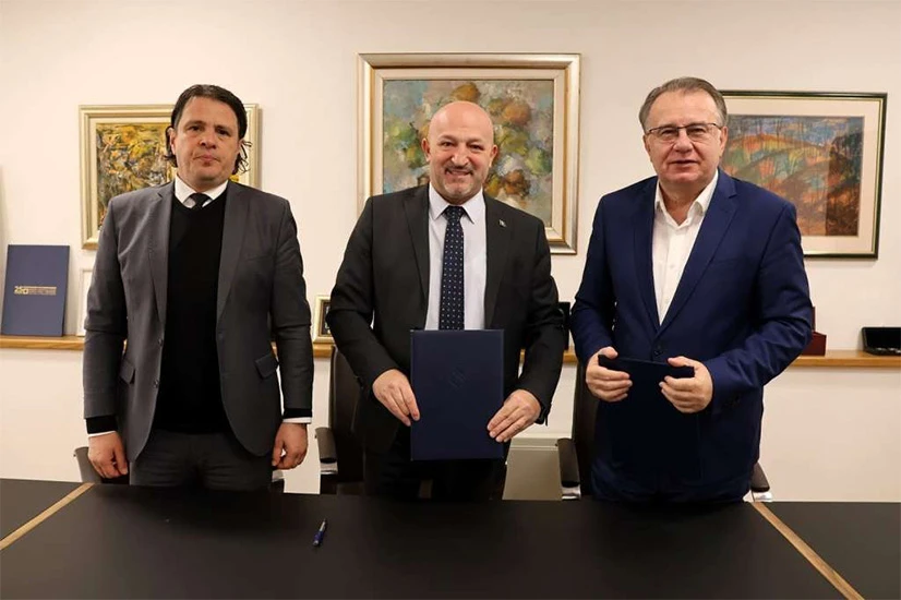 Dižu se plaće federalnim službenicima i namještenicima