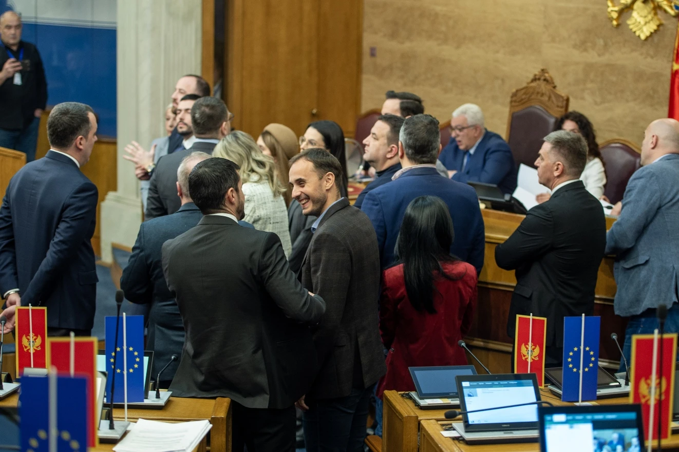 Oporba blokirala sjednicu Skupštine Crne Gore zbog rasprave o proračunu