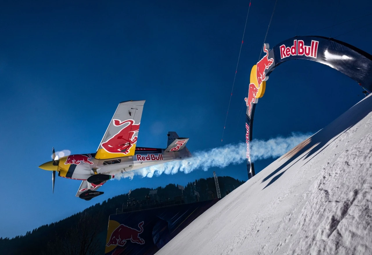 FOTO | Dario Costa pomjerio granice avijacije, letio avionom niz legendarni Streif