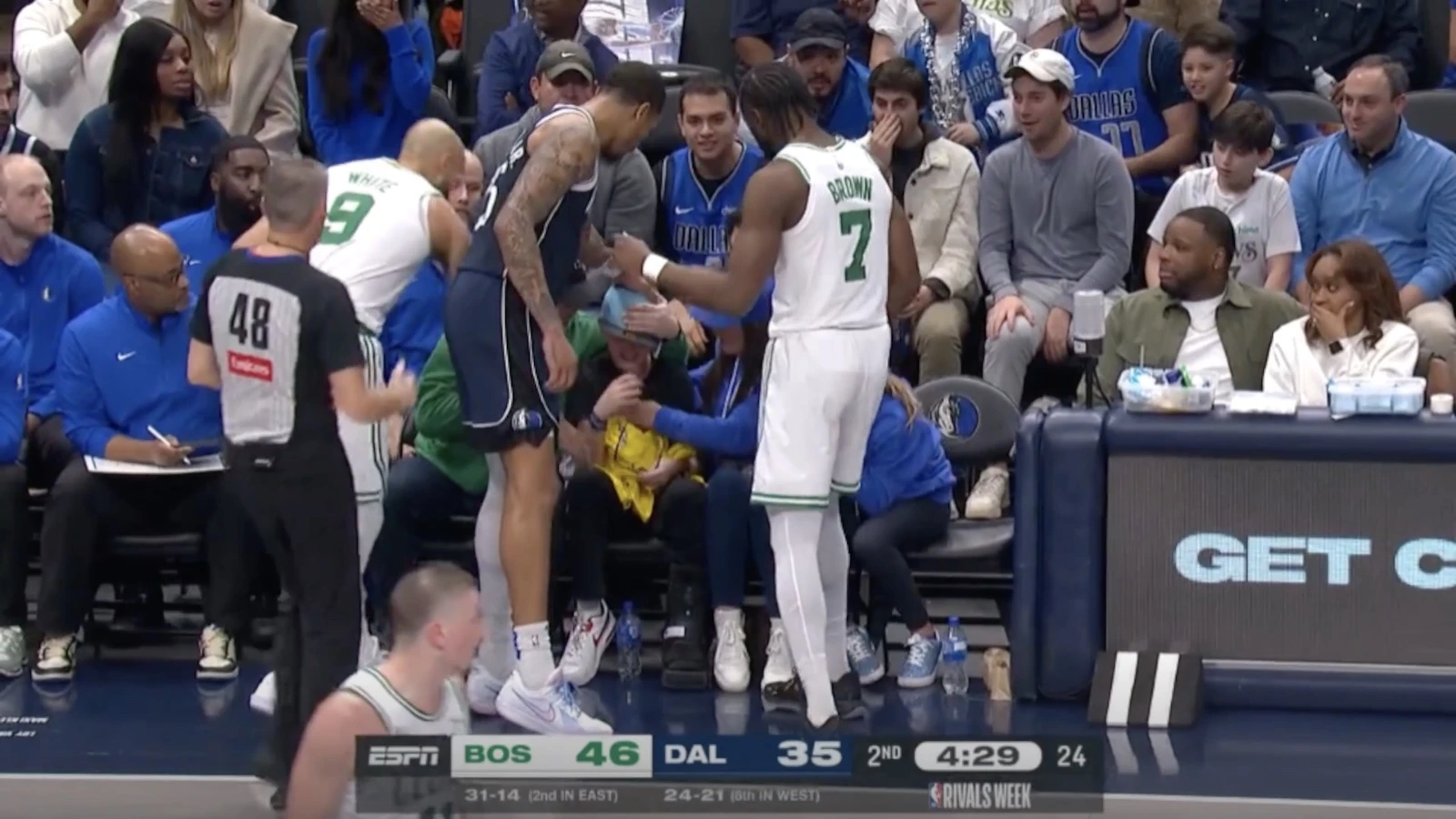 VIDEO I Kako je Kyrie Irving pogodio loptom u lice dječaka