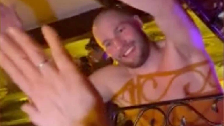 VIDEO I Razuzdani party nakon spusta na Streifu, Švicarcu obrijali glavu