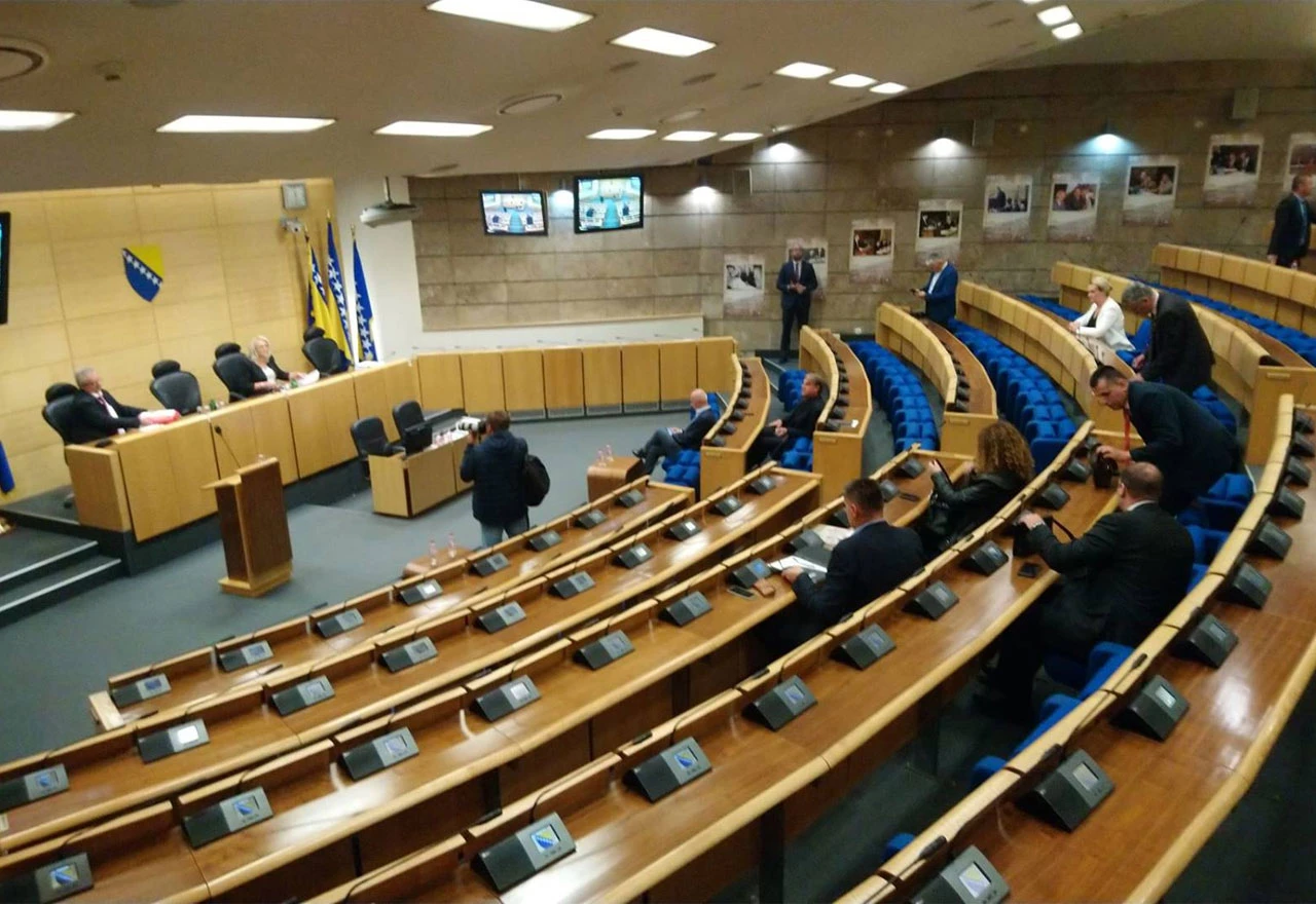 Proračun Federacije: Proračun je bajka, traže se veća izdavanja za mlade