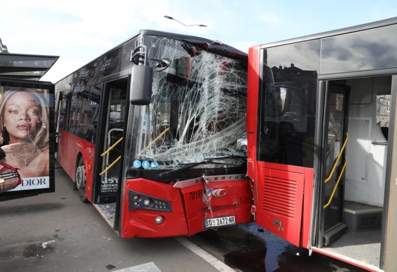 Vozač autobusa 'pokupio' ljude na stanici: Više ozlijeđenih, među njima trudnica