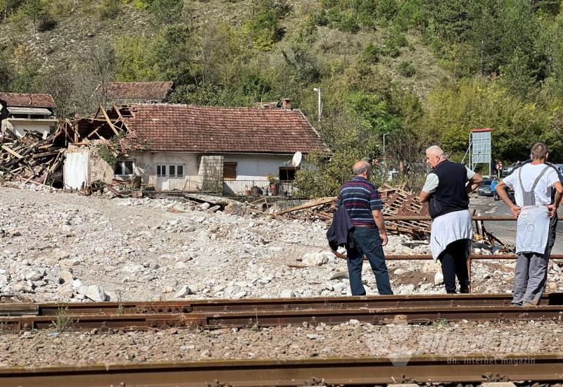 Vlada FBiH odobrila sredstva za pomoć obiteljima čiji su domovi uništeni u poplavama