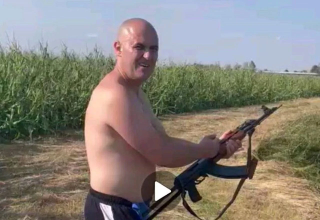 Nova fotografija Josipa Dabre, ovaj put s puškom