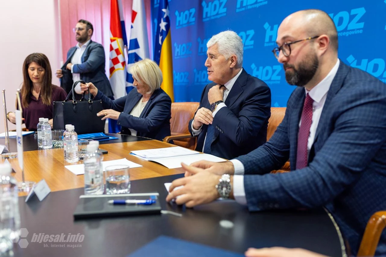 FOTO | Čović: "Smiješak za medije, danas je veliki interes"