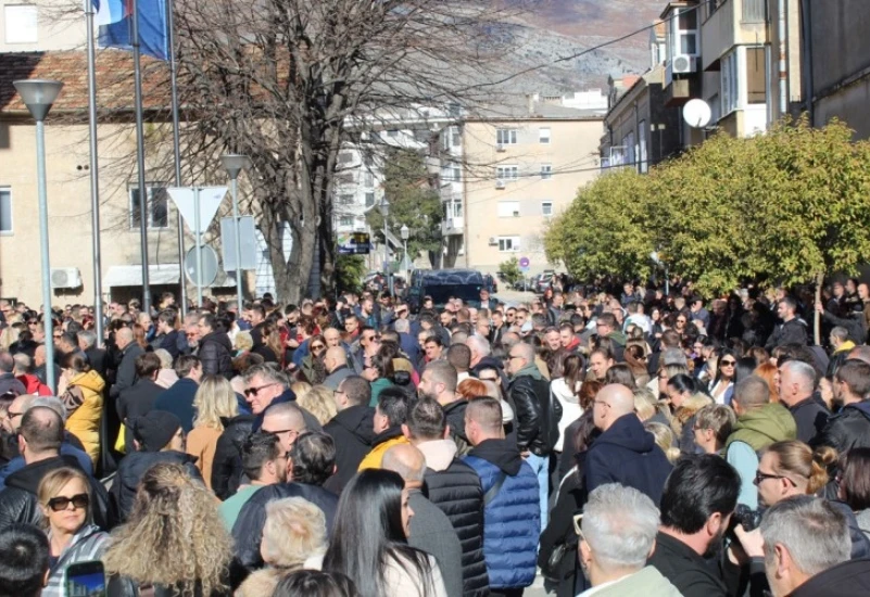 Otac pretučenog mladića: "Nosim lijekove djetetu u bolnicu i sretnem nekoga od tih koji su ga istukli"