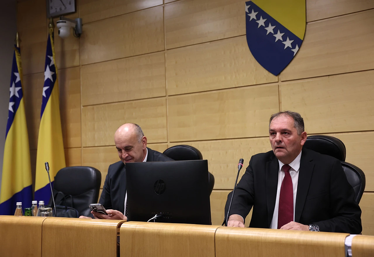 Dom naroda nastavio 6. izvanrednu sjednicu, ali je odgođeno imenovanje sudaca