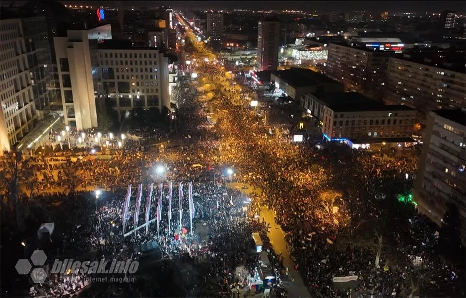 VIDEO | Desetine tisuća studenata i građana blokiralo novosadske mostove