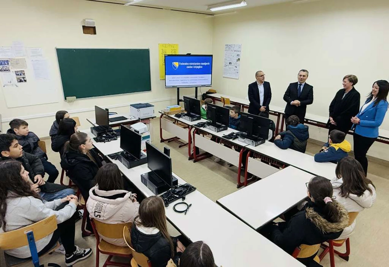 Povratnici i tehnologija: Digitalizacija nastave u školama širom BiH