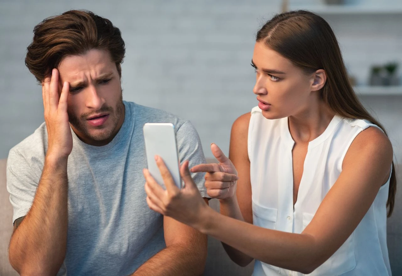 Popularna društvena mreža koju partneri koriste za prevaru - nije Instagram ni Snapchat