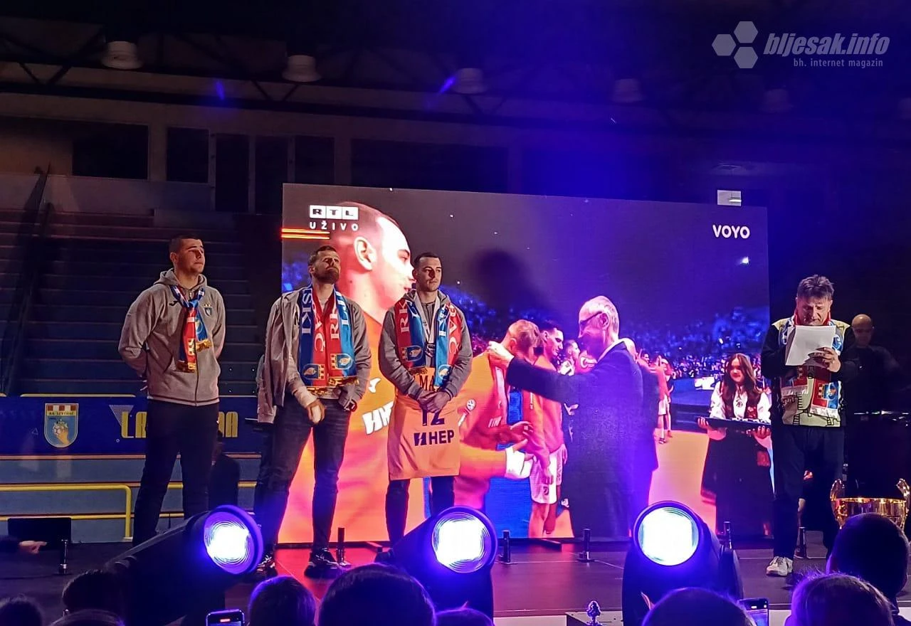 FOTO | Ljubuški priredio spektakularan doček za viceprvake svijeta
