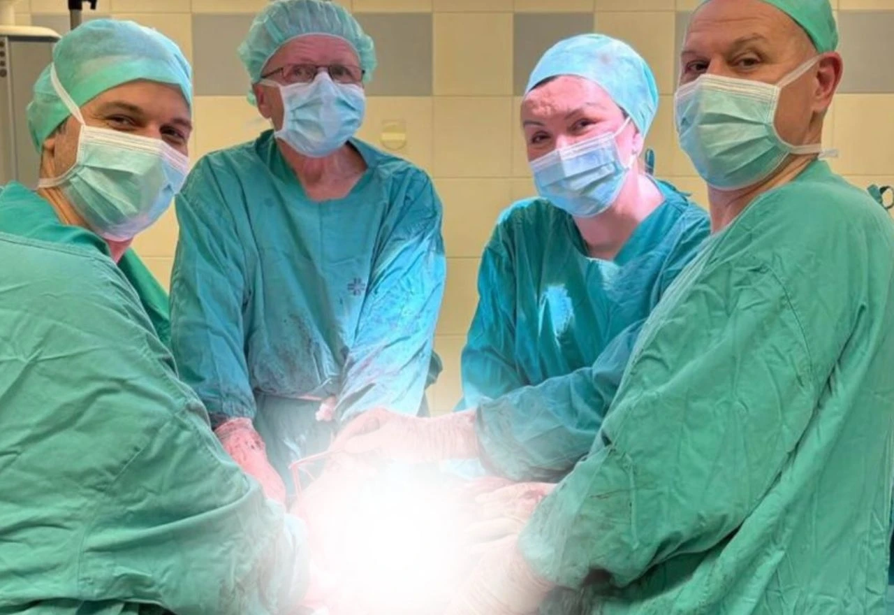 Hrvatski liječnici uklonili tumor težak 10 kilograma