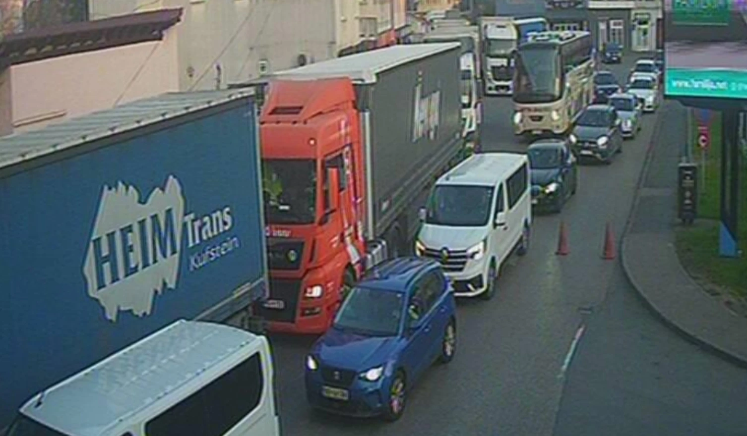 Velike gužve na izlazu iz BIH: Putnici čekaju i do dva sata