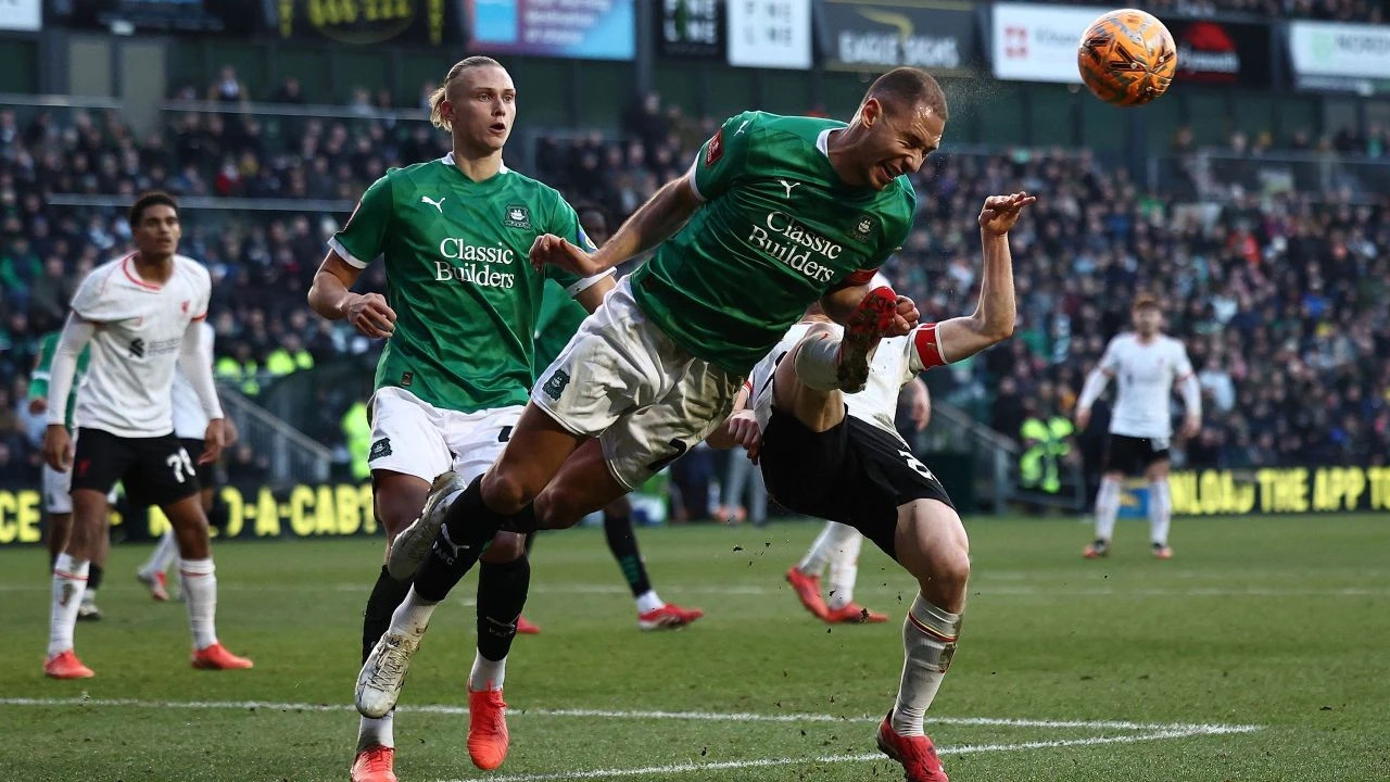 VIDEO I Pustio krv, dao zub i zaustavio Liverpool