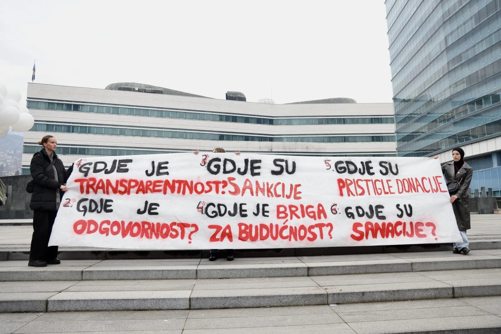 Počeli prosvjedi ispred Parlamenta BiH: Gdje je sigurnost? Svi smo mi Donja Jablanica!