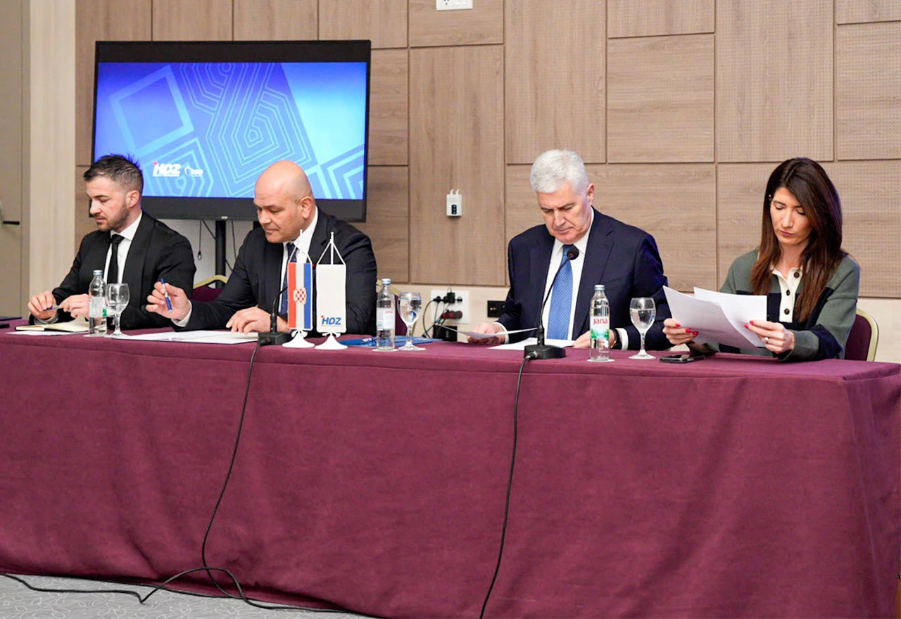 Čović i HDZ u Neumu: Razgovaralo se o prioritetnim projektima u HNŽ
