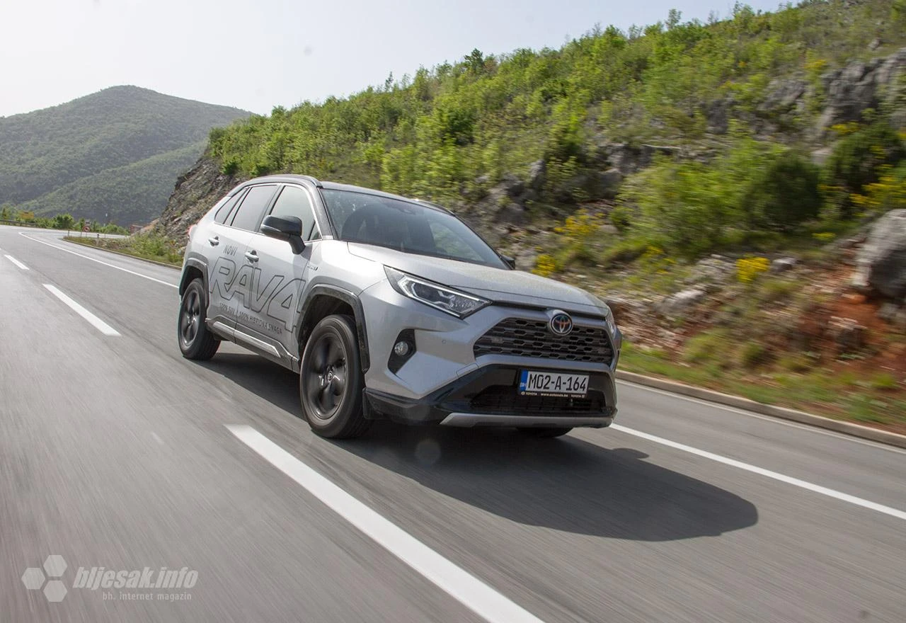 Toyota RAV4 skinula Ford F-150 s trona najprodavanijeg vozila u SAD-u nakon 43 godine