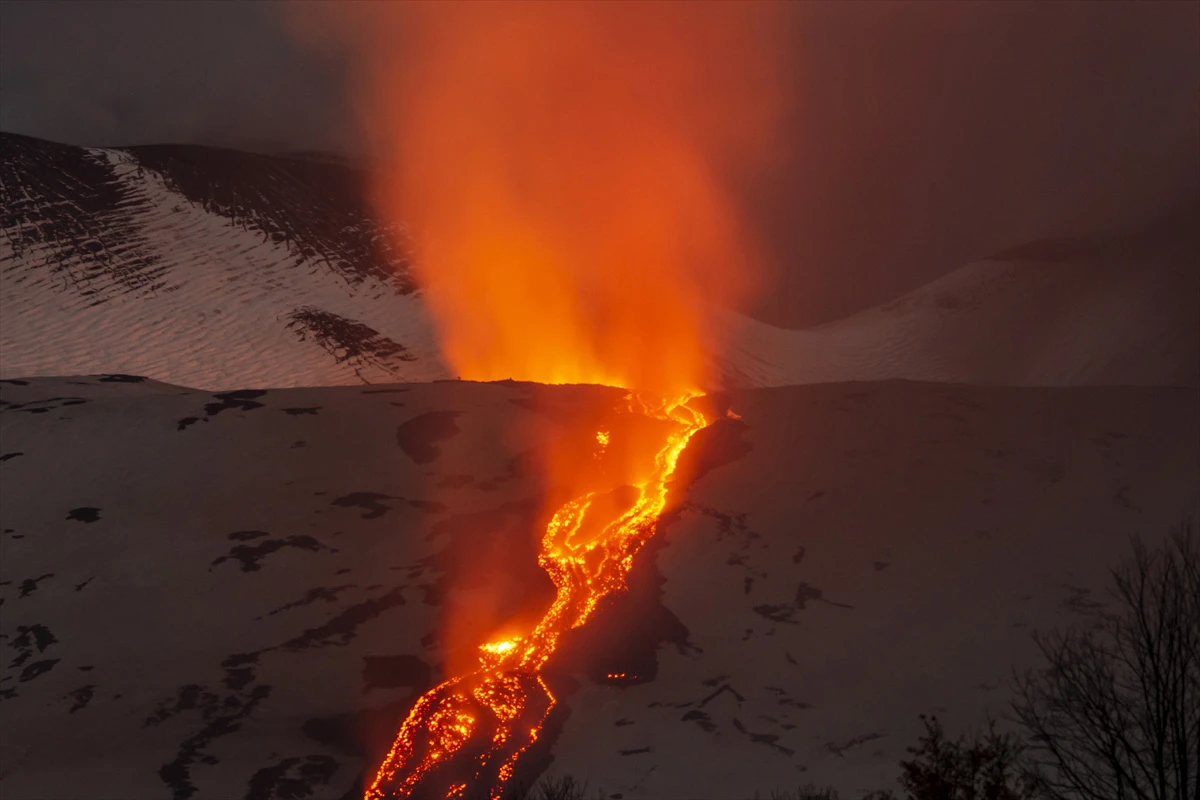 FOTO| Nastavlja se erupcija Etne
