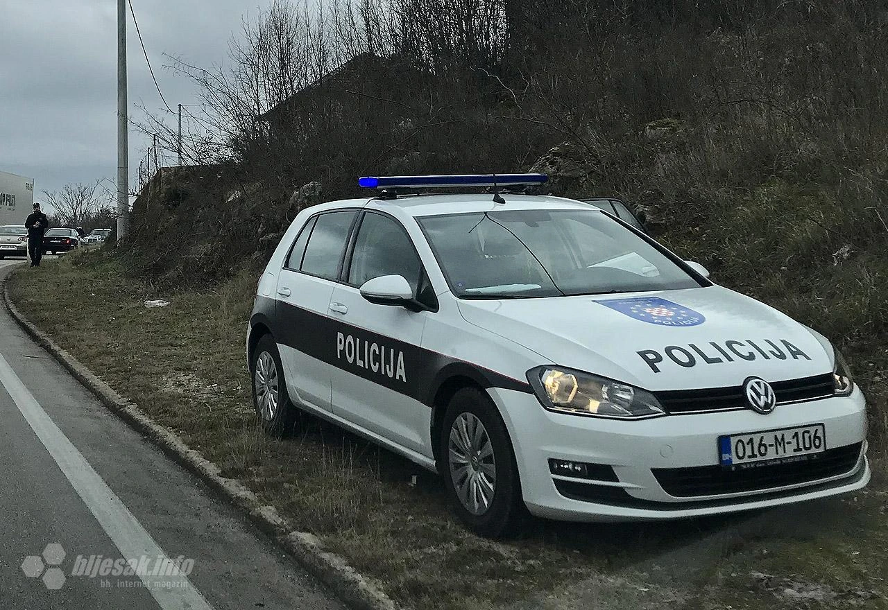 Grude: Jedna osoba ozlijeđena u samoslijetanju automobila