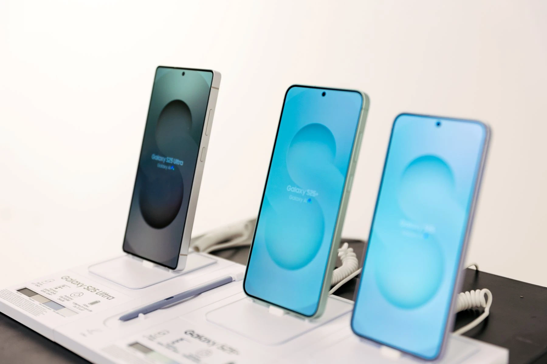 Galaxy S25 Ultra i Galaxy S25+ u problemu s punjenjem