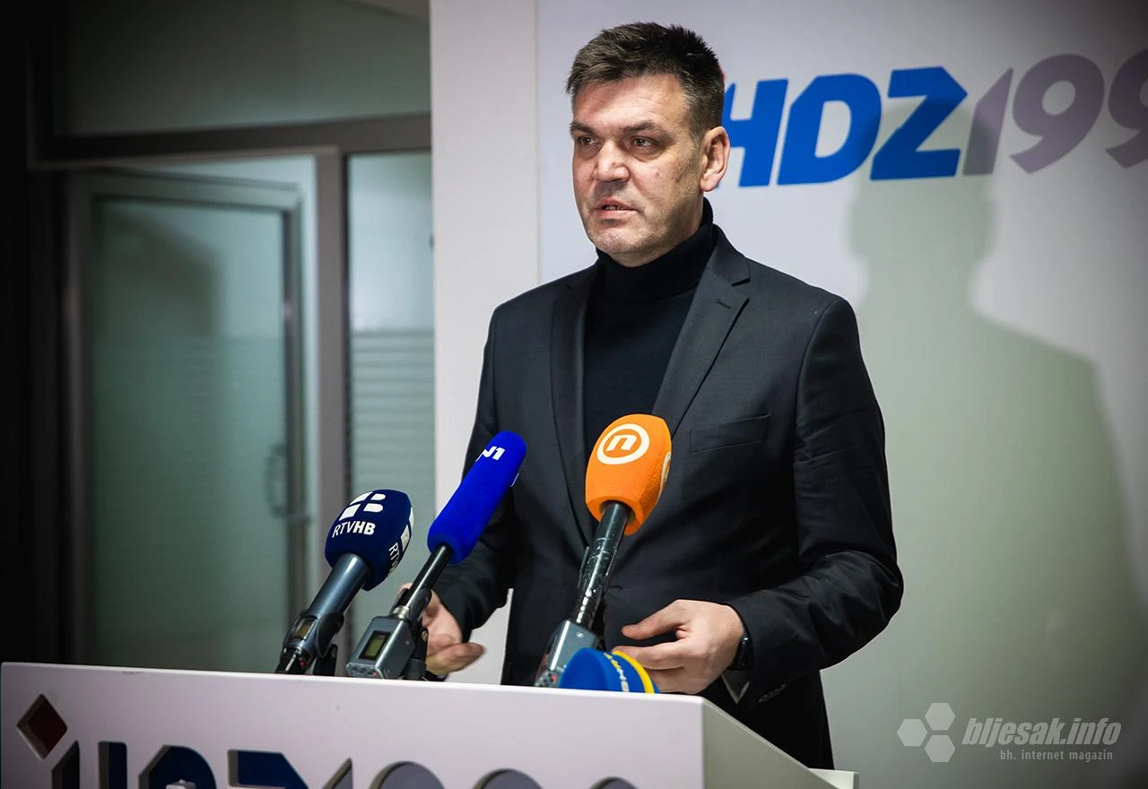 Cvitanović: Hrvati neće prestati pjevati Thompsona
