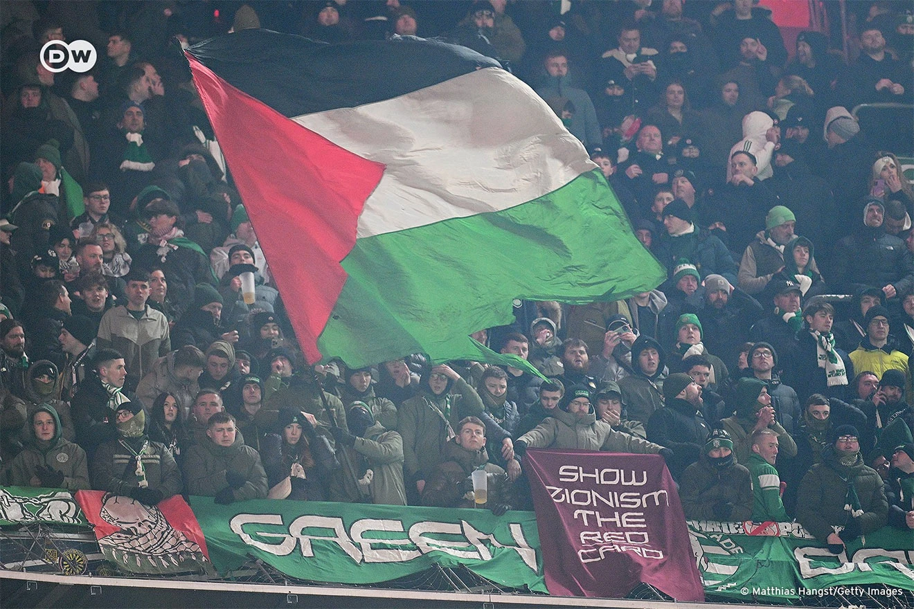 Palestinska zastava na tribinama Celtica tijekom dvoboja s Bayernom
