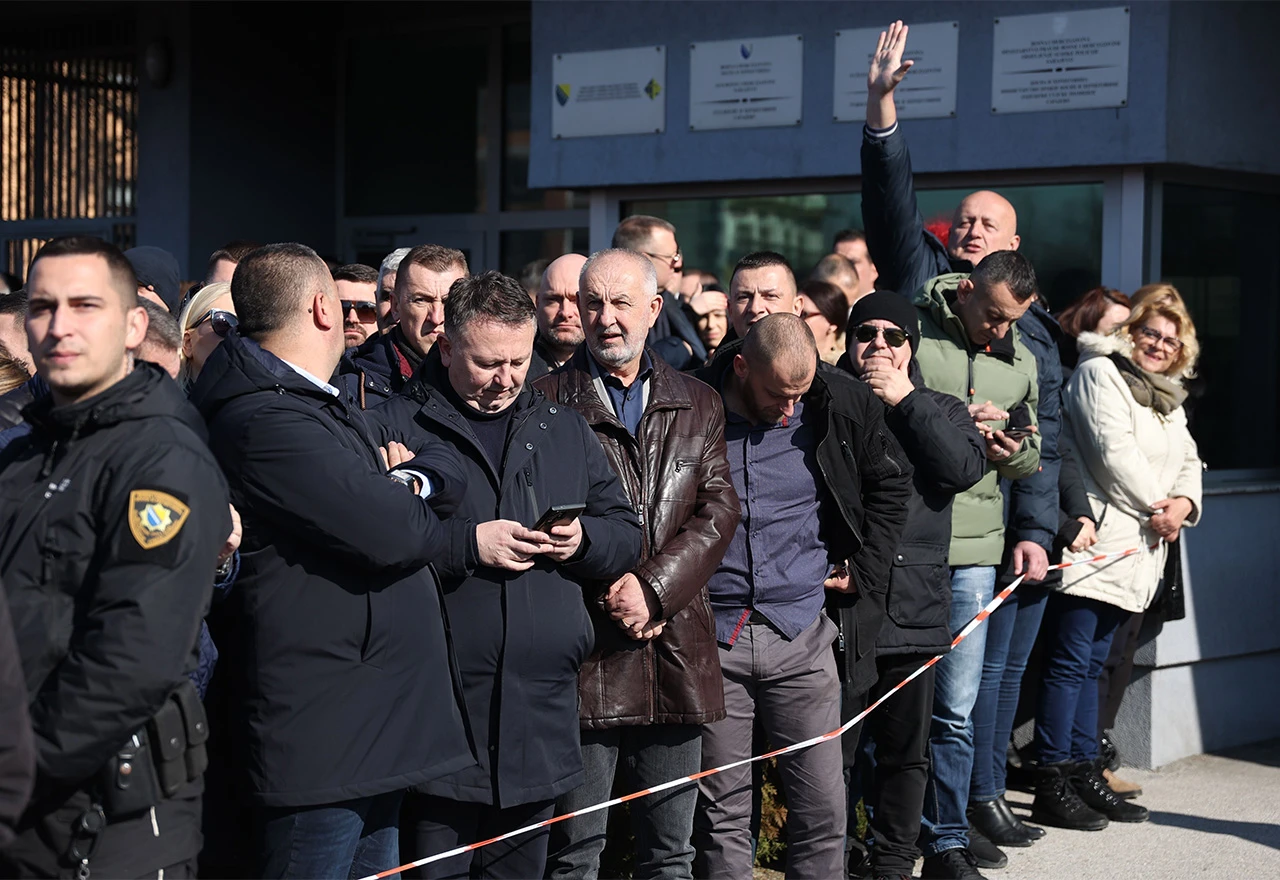 Jake policijske snage i Dodikove pristalice pred sudom