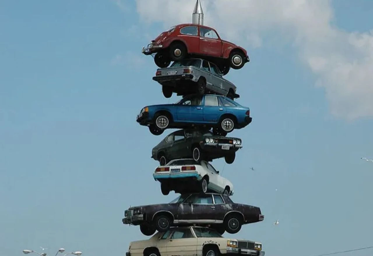 Skulptura od automobila? Ovo je priča o neobičnom remek-djelu s parkirališta