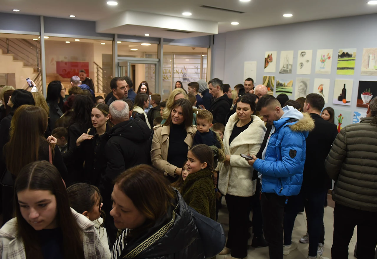 Otvorena izložba radova polaznika tečaja crtanja i slikanja u Širokom Brijegu
