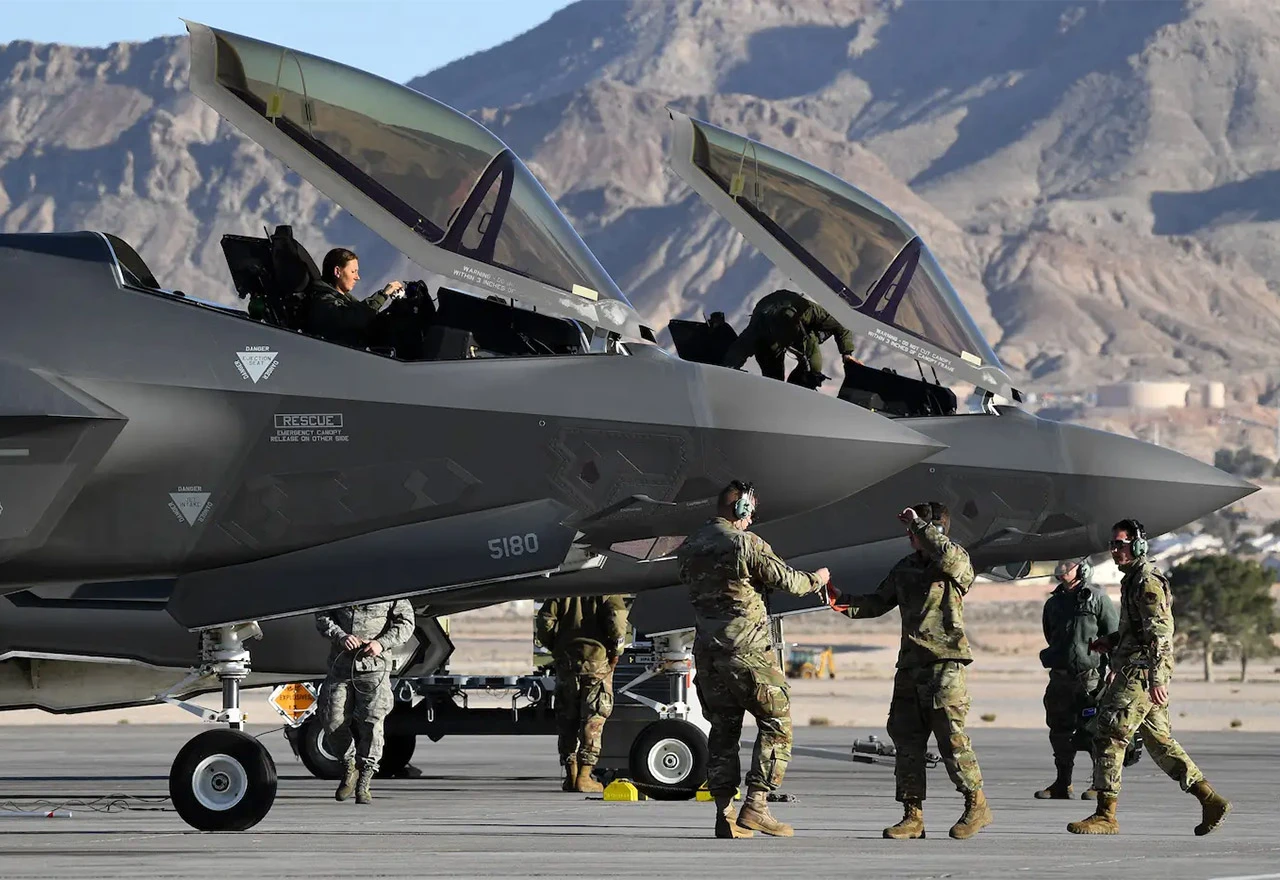 Vojna tehnologija pod pritiskom: Odgode u F-35 nadogradnji i isporuci F-16